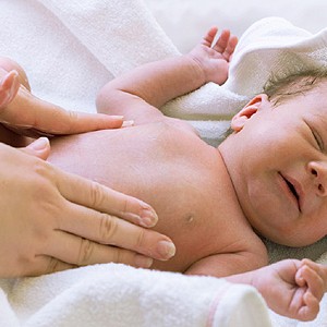 bebe com colica