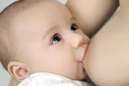 Read more about the article Como amamentar o bebê corretamente