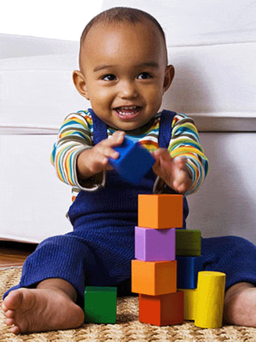 Read more about the article Como escolher os brinquedos certos para os bebês