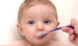 O que o bebê menor de 1 ano não deve comer
