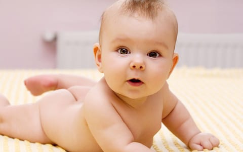 Read more about the article Queda de cabelo no bebê é normal?