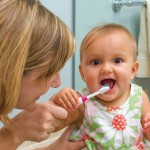 Como cuidar dos dentinhos do bebê