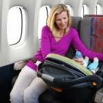 Cuidados para viajar de avião com o bebê