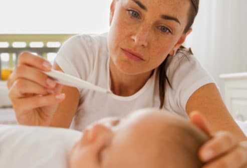 Read more about the article Quando se preocupar com a febre do bebê?