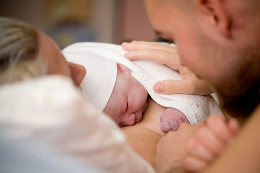 Read more about the article Quem pode acompanhar o parto do bebê? Confira a lei completa