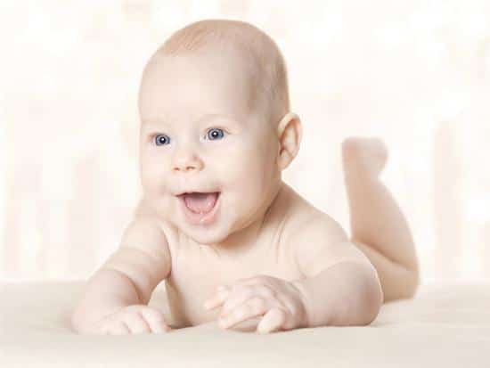 Read more about the article Quando o bebê começa a sorrir?