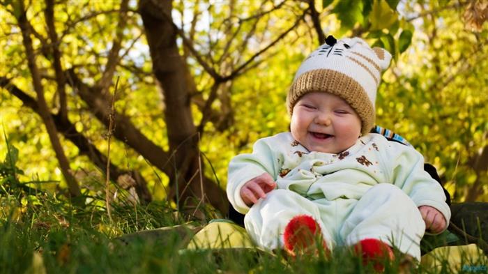 bebe gordinho no parque