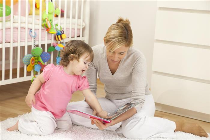 mae e filha no quarto