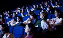 Salas de cinema para mamãe e bebê: conheça o cinematerna