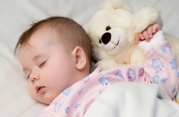 Read more about the article Dicas para ensinar o bebê a dormir sozinho