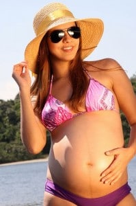 Read more about the article Dicas de moda praia para gestantes