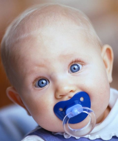 Read more about the article Quando e como saber se o bebê precisa de fono