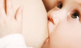 O que fazer quando o leite sai pelo nariz do bebê?