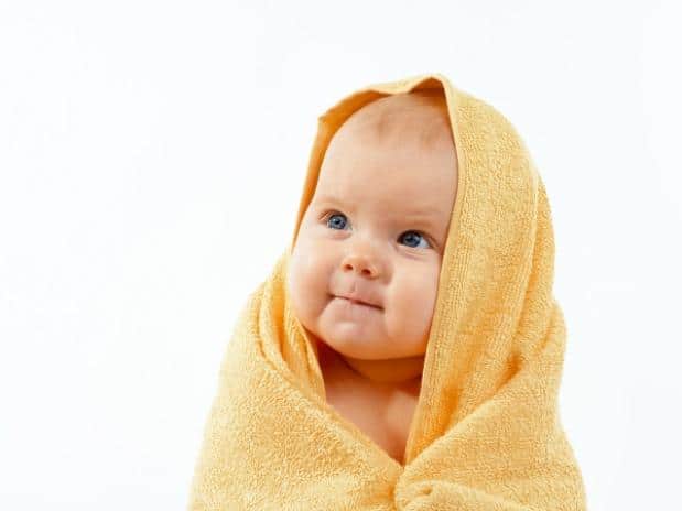 Read more about the article Como dar banho no bebê em dias frios