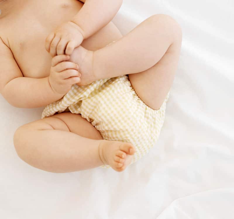 Read more about the article Usar fraldas descartáveis ou fraldas de pano no bebê?