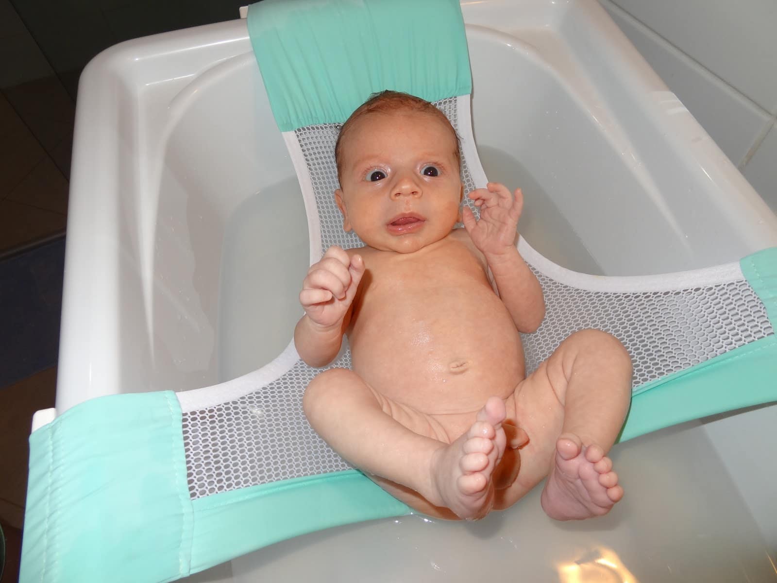 Read more about the article Redinha no banho deixa o bebê mais seguro?