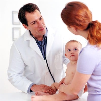 Read more about the article Primeira visita ao pediatra – O que perguntar?