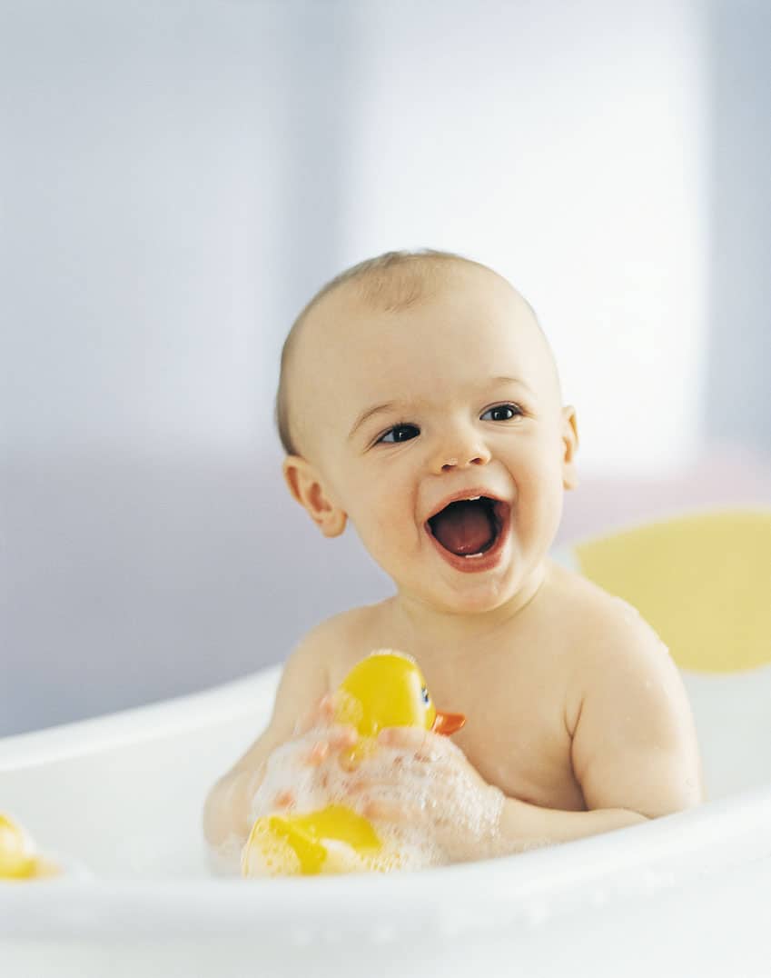 Read more about the article Como preparar o banho do bebê