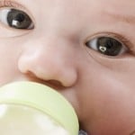 Qual leite dar para bebê recém nascido?