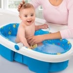 Quantos banhos o bebê precisa por dia?