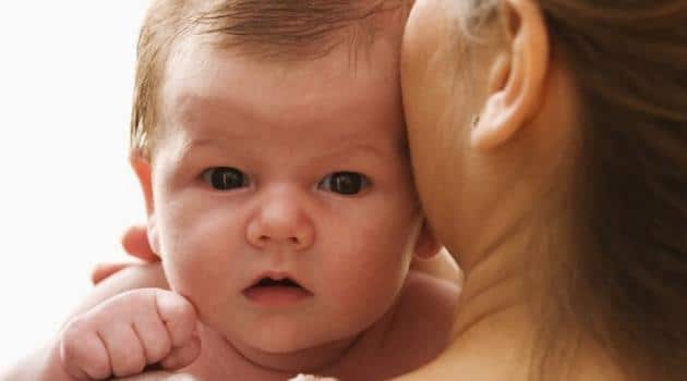 Read more about the article Até quantos meses colocar o bebê para arrotar?