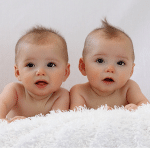 20 nomes para bebês gêmeos masculinos