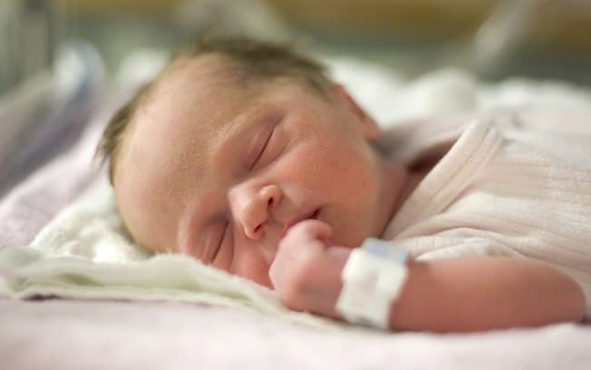 Read more about the article Cuidados ao trazer o bebê prematuro para casa