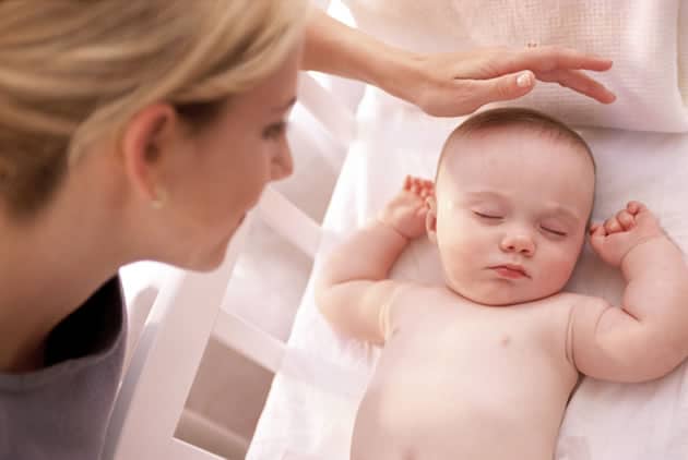 Read more about the article Como fazer o bebê dormir sozinho