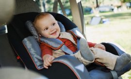 Como instalar a cadeirinha do bebê no carro