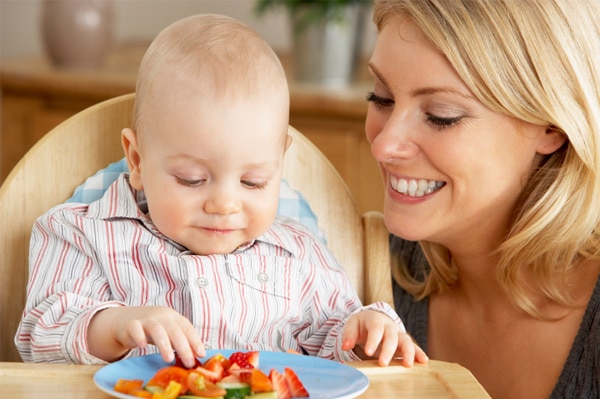 Read more about the article Como ajudar o bebê a ter hábitos alimentares