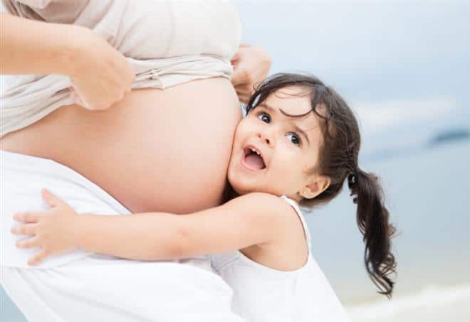 Read more about the article Como ajudar o filho mais velho a não ter ciúmes do bebê