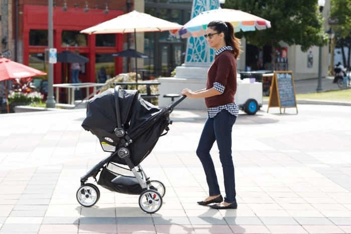 com quanto tempo o bebe pode sair pra passear