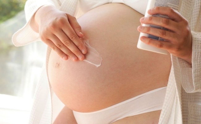 Read more about the article Produtos que as famosas usam para prevenir estrias na gravidez