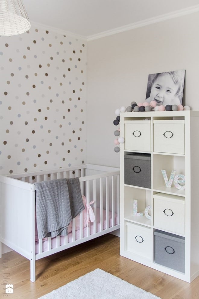 caixa de madeira decorada para quarto de bebe