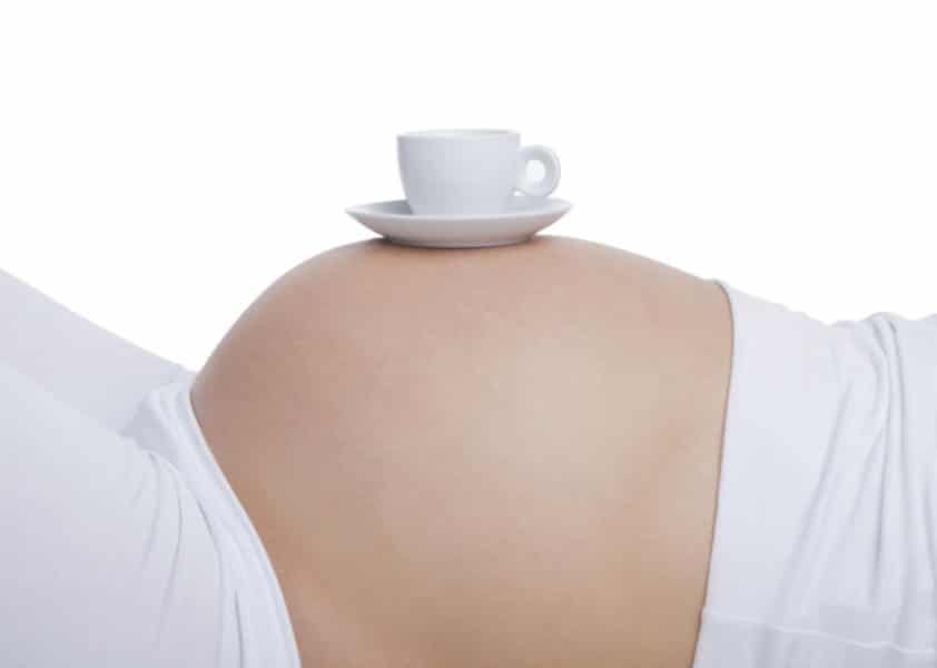 gravida pode tomar café