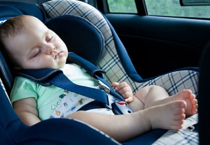 Bebê pode dormir no carro
