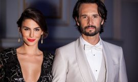 Rodrigo Santoro e Mel Fronckowiak fazem chá de bebê e revelam nome da primeira filha