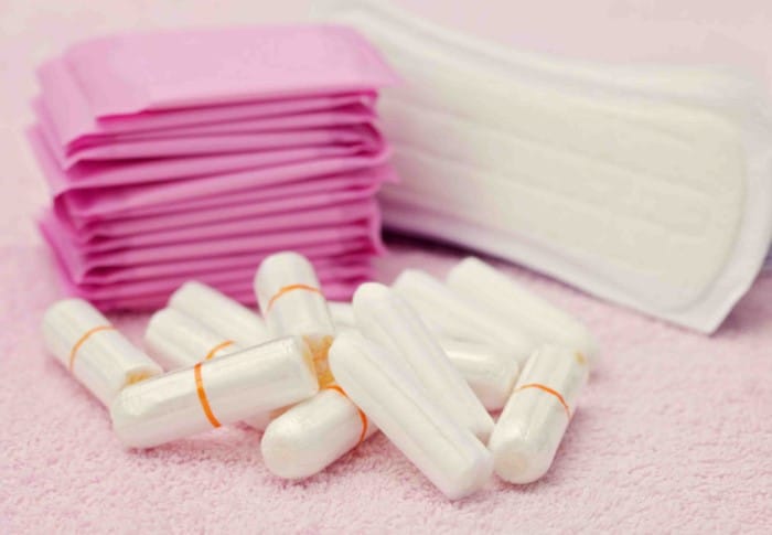 Read more about the article Menstruação escura e com pouco fluxo: o que pode ser?
