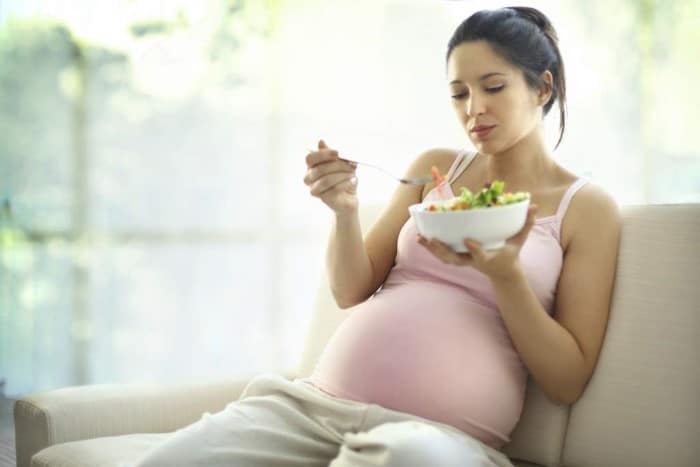 pressão alta na gravidez o que comer