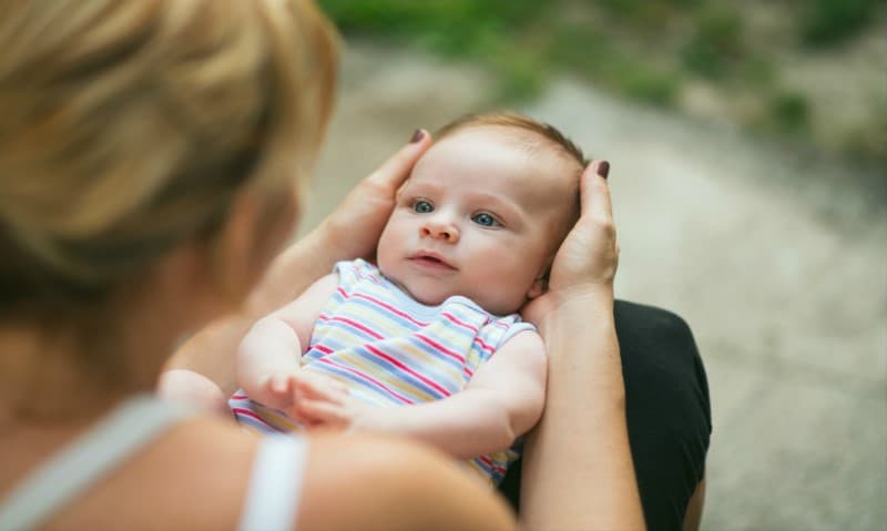 sonhar com bebê falando