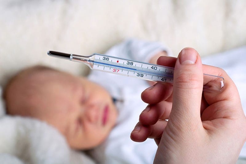 baixar febre bebê após vacina 