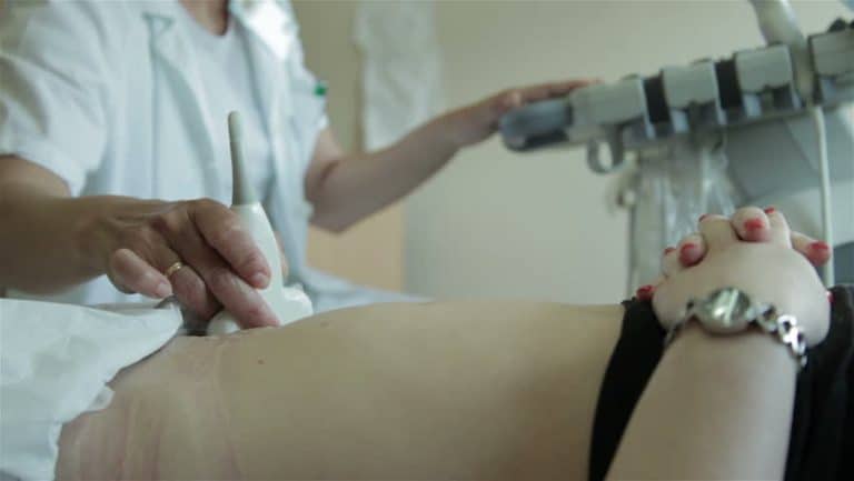 mancha branca no colo do utero é hpv