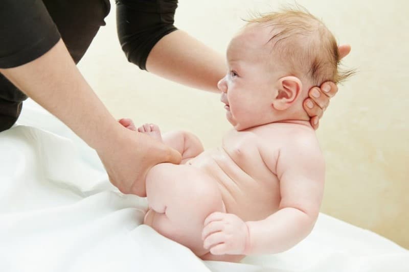 Read more about the article Laxante natural para bebê: como acabar com a prisão de ventre