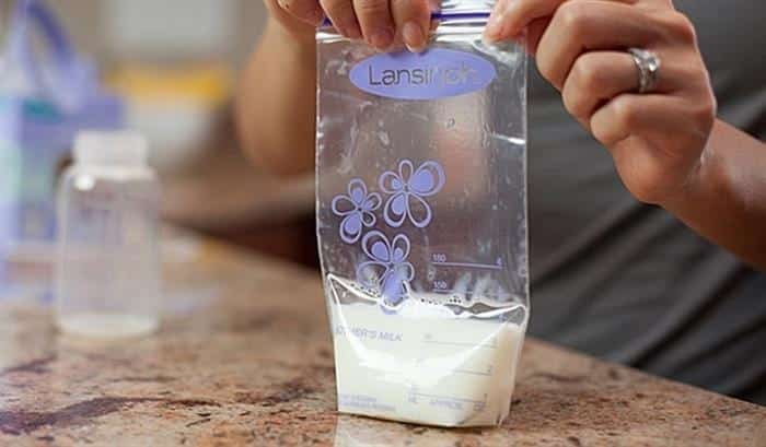 quanto tempo dura o leite materno em temperatura ambiente