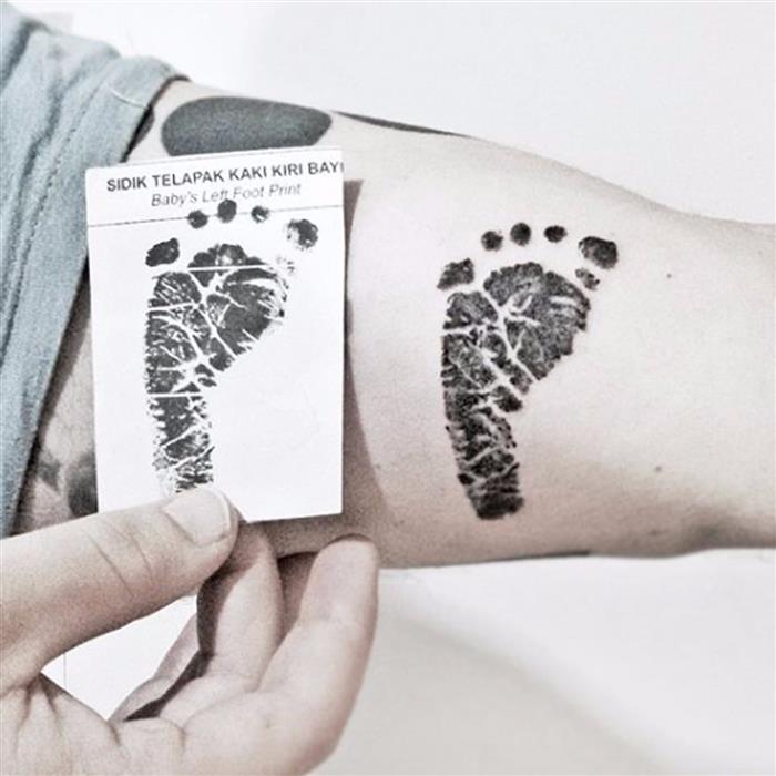 tatuagem de pezinho de bebe