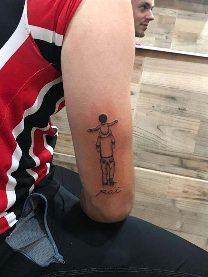 Tatuagem para homenagear filho homem