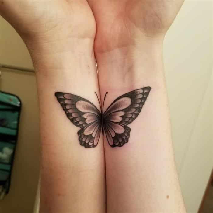 tatuagem no pulso borboleta