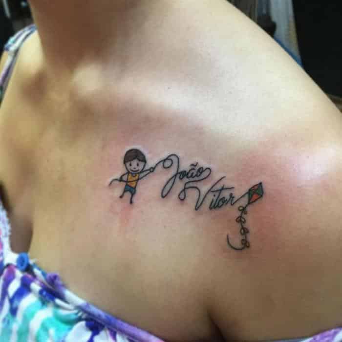 tatuagem feminina com nome de filho