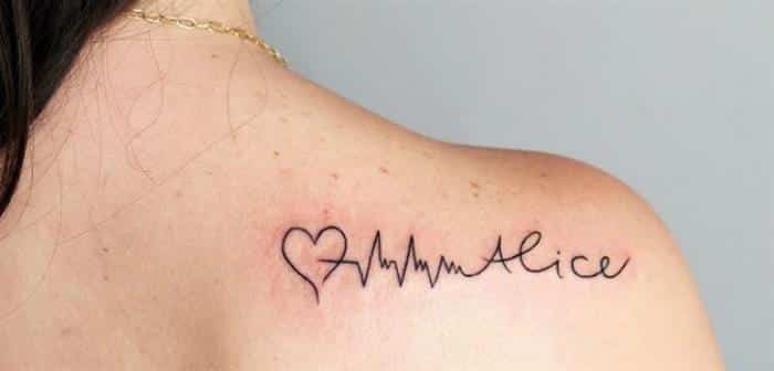tatuagem com nome de filha alice