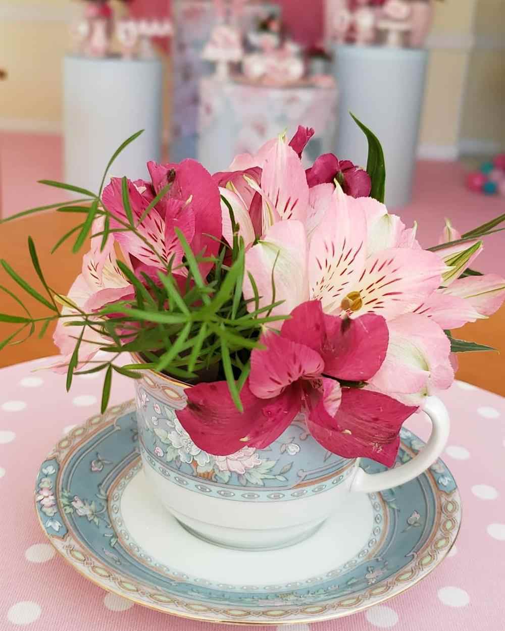centro de mesa com flores